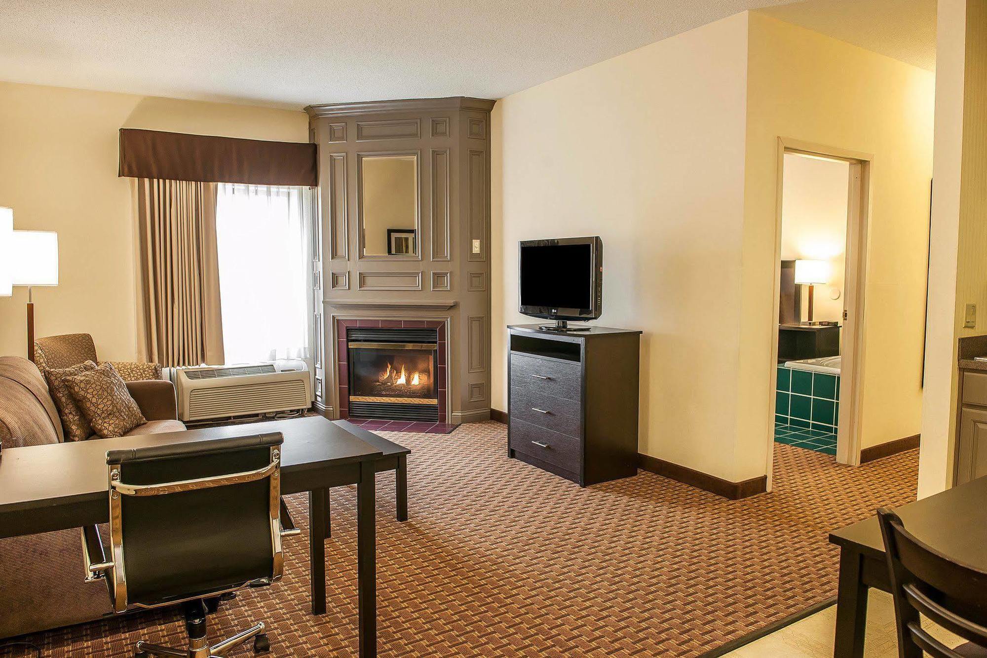 Comfort Inn&Suites Warsaw Zewnętrze zdjęcie